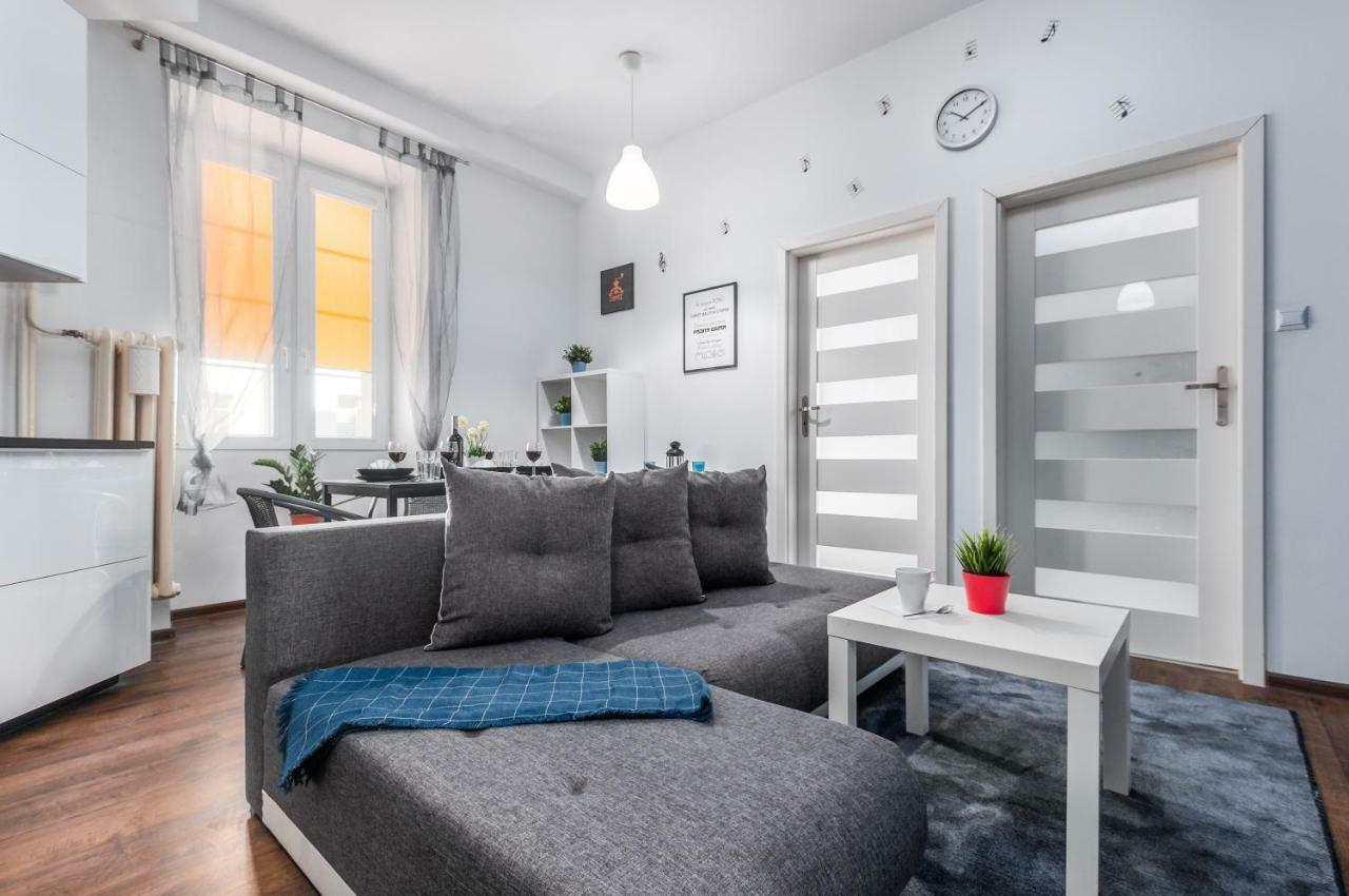Madelaine By Renters